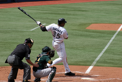 Frank Thomas Buys ‘Field Of Dreams’ Site
