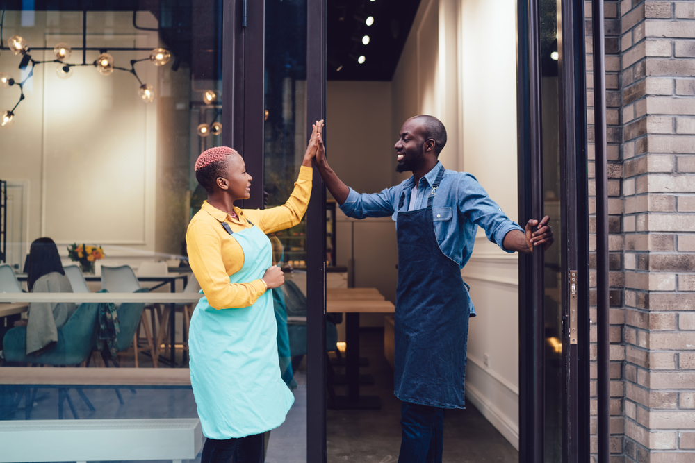 Airbnb and Jamii Announce Initiative to Help Black-Owned Businesses During Holiday Season